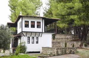 Traditional House in Kriopighi, Kassandra