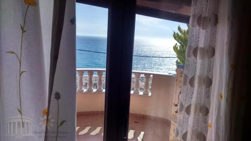 Charming House with sea views at Vrachos Beach