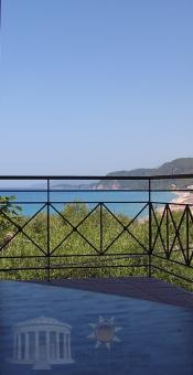 Next to the sea fantastic villa for sale at Vrachos Beach