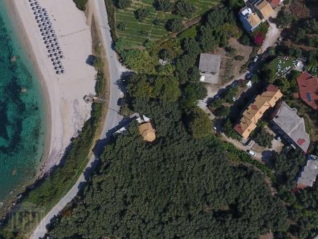 Next to the sea fantastic villa for sale at Vrachos Beach