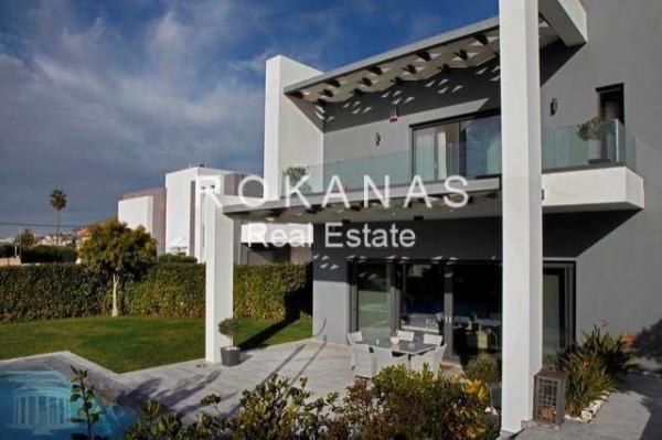 LUXUY VILLA FOR SALE IN THE SUBURB OF ATHENS