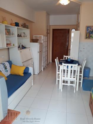 27 sq.m. studio apartment an hour away from Athens