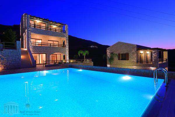CRETE-IRAKLION-AGIA PELAGIA: For Sale Villa 181 sqm  in the  plot   of 391,6 sqm .